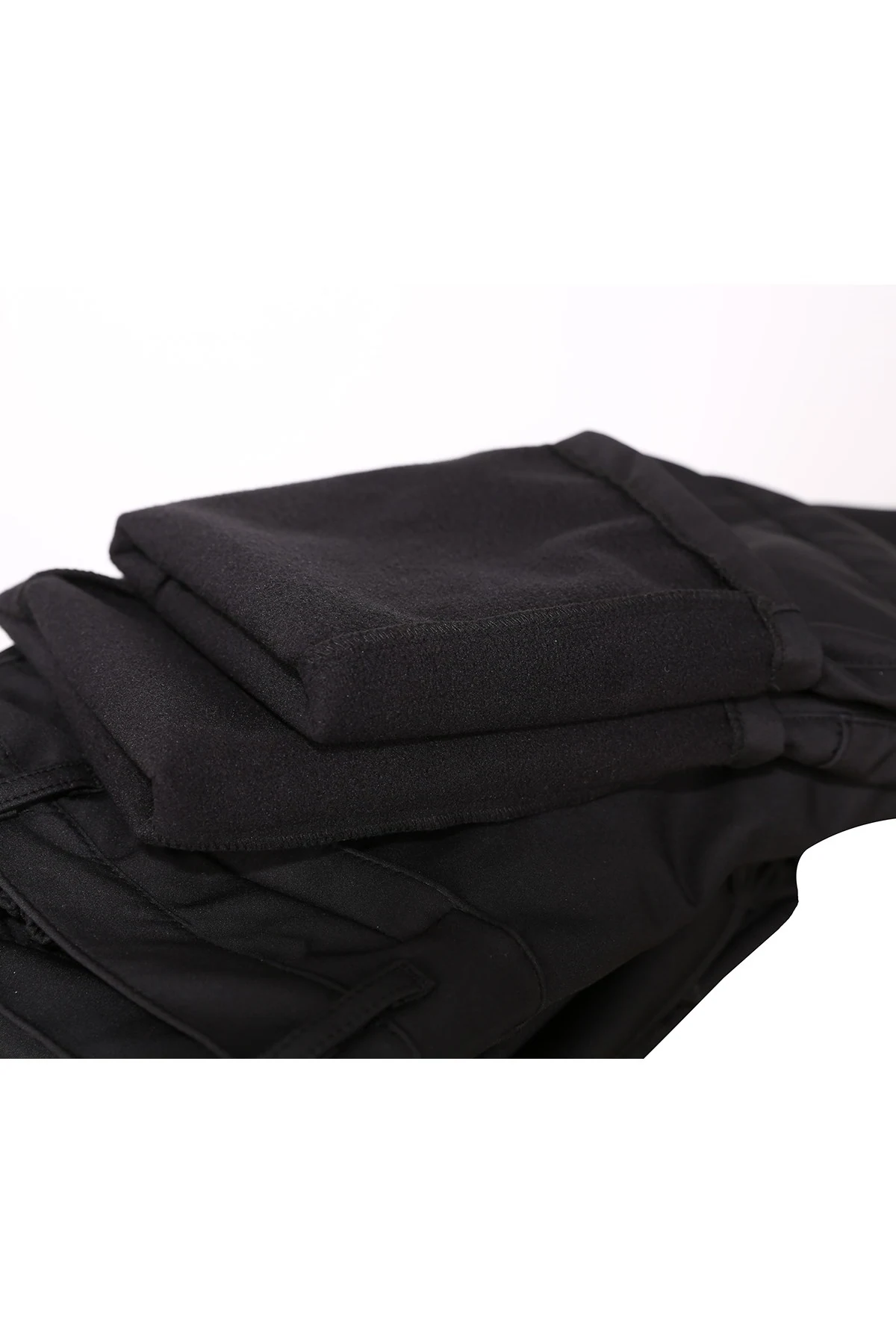 Reflekt&ouml;rl&uuml; Kışlık Softshell Motorcu Pantolonu &mdash; polar i&ccedil; y&uuml;zey detayı